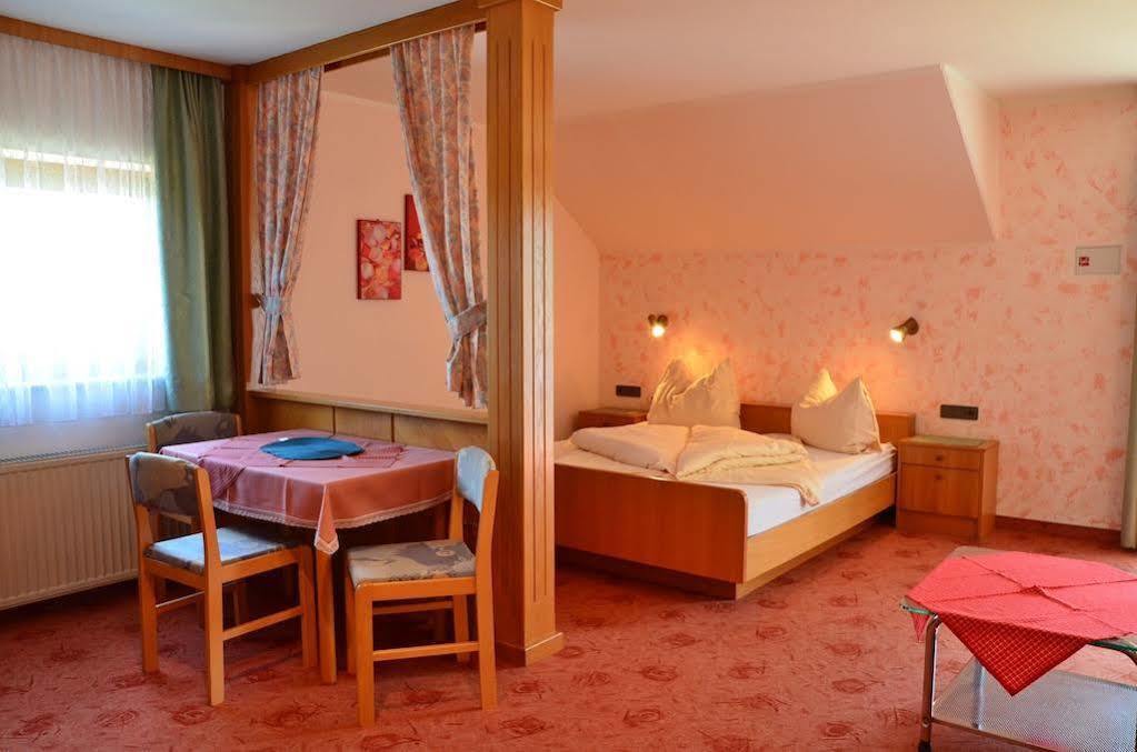 Gaestehaus Goetz Drobollach am Faakersee Dış mekan fotoğraf