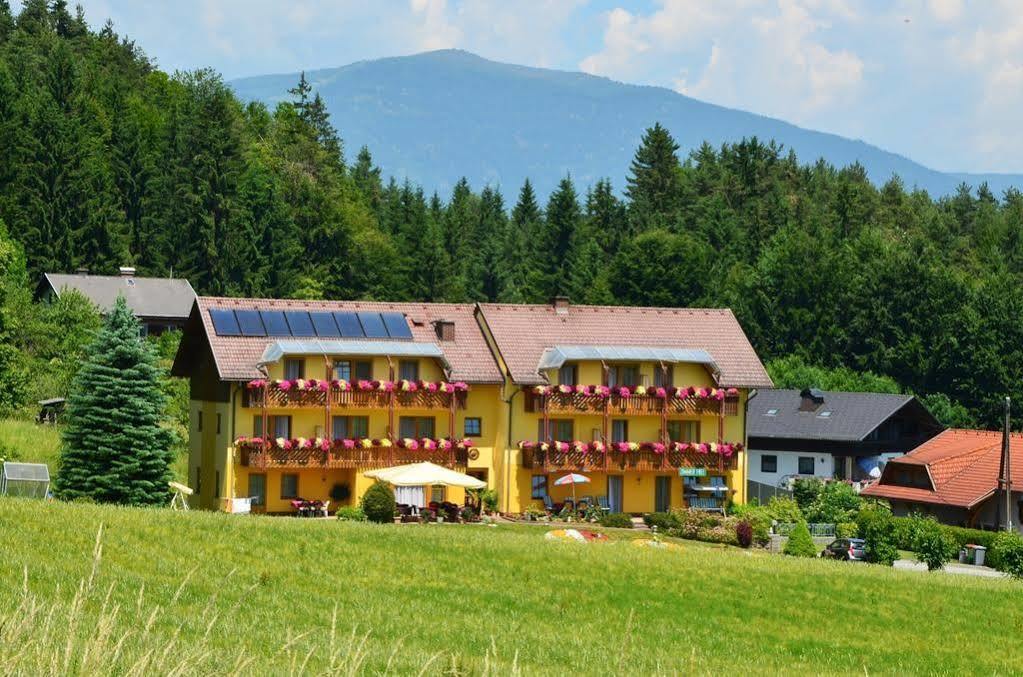 Gaestehaus Goetz Drobollach am Faakersee Dış mekan fotoğraf